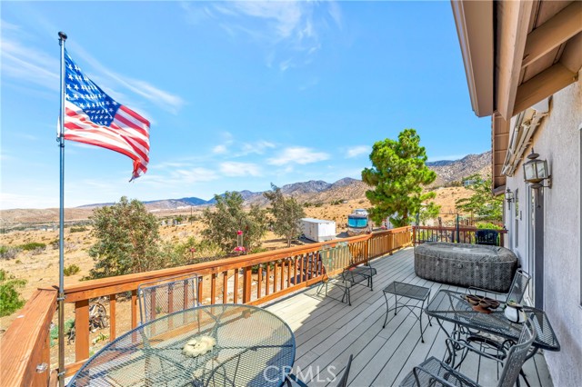 11720 Honeybee Lane, Juniper Hills CA: https://media.crmls.org/medias/7b3af927-00f2-4bdc-ba86-65718bddce75.jpg