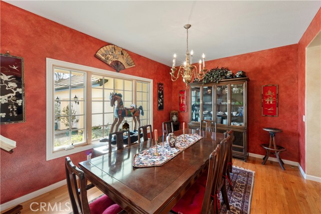 Detail Gallery Image 19 of 47 For 1811 Maiden Ln, Petaluma,  CA 94954 - 5 Beds | 3 Baths