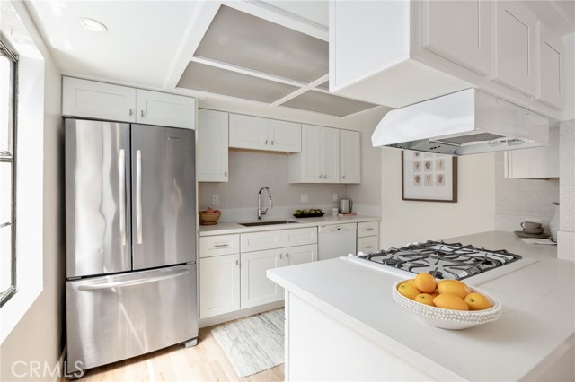 2701 Voorhees Avenue, Redondo Beach, California 90278, 2 Bedrooms Bedrooms, ,2 BathroomsBathrooms,Residential,Sold,Voorhees,SB21161153