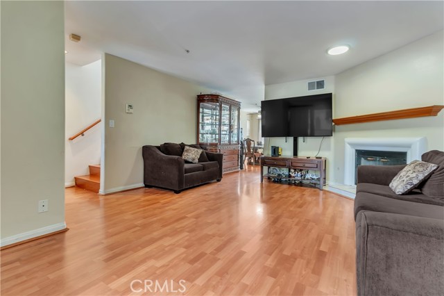 9216 Tobias Avenue, Panorama City CA: https://media.crmls.org/medias/7b3e64c9-6bf6-4f07-a6e0-806ea03bd597.jpg