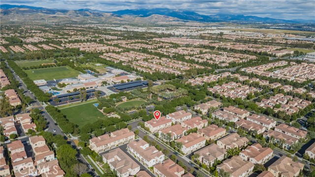 Detail Gallery Image 4 of 40 For 144 Velvet Flower, Irvine,  CA 92620 - 3 Beds | 3 Baths