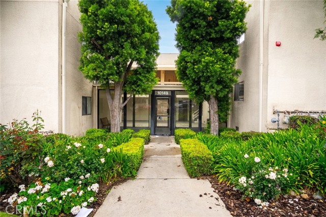 Detail Gallery Image 4 of 33 For 10149 Commerce Ave #8,  Tujunga,  CA 91042 - 2 Beds | 2 Baths