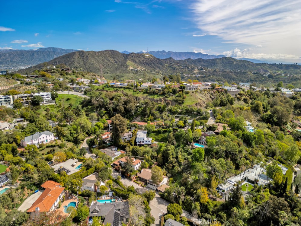 https://media.crmls.org/medias/7b3f8677-54ed-423c-8867-d0a21d47a266.jpg?preset=X-Large
