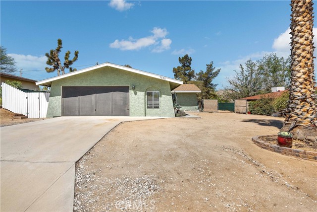 Detail Gallery Image 1 of 25 For 7658 Deer Trl, Yucca Valley,  CA 92284 - 2 Beds | 2 Baths