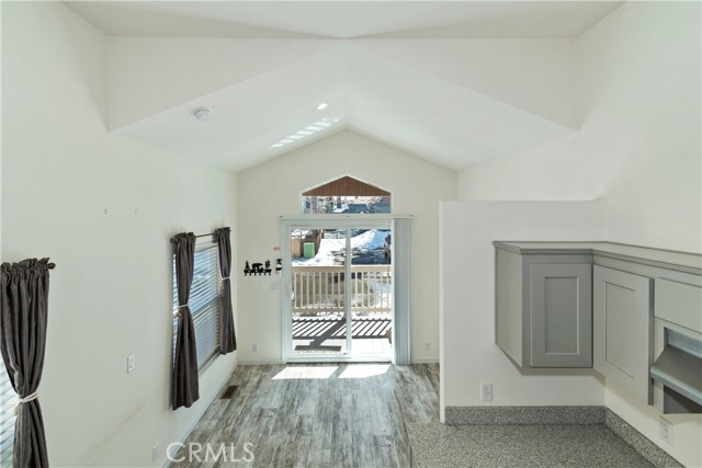 Detail Gallery Image 5 of 35 For 547 Alden #6, Big Bear Lake,  CA 92315 - 1 Beds | 1 Baths