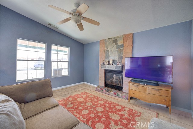 13765 Georgia Road, Santa Margarita CA: https://media.crmls.org/medias/7b404706-d9a7-4d18-b5cb-660a988b336d.jpg