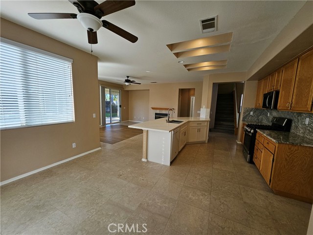 Detail Gallery Image 8 of 28 For 4120 Forest Highlands Cir, Corona,  CA 92883 - 4 Beds | 3 Baths
