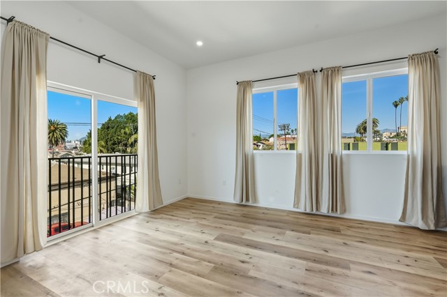 Detail Gallery Image 7 of 26 For 121 S Coronado St, Los Angeles,  CA 90057 - 3 Beds | 2 Baths