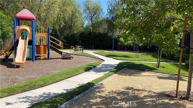 Detail Gallery Image 31 of 33 For 20009 Tanager Ct, Canyon Country,  CA 91351 - 3 Beds | 2/1 Baths