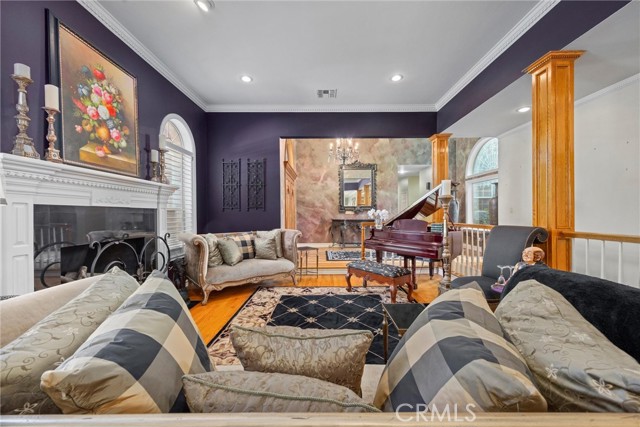 Detail Gallery Image 4 of 72 For 8905 Saint Cloud Ln, Bakersfield,  CA 93311 - 4 Beds | 4/1 Baths