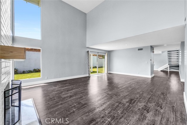 Detail Gallery Image 11 of 34 For 20291 Bancroft Cir, Huntington Beach,  CA 92646 - 4 Beds | 2/1 Baths
