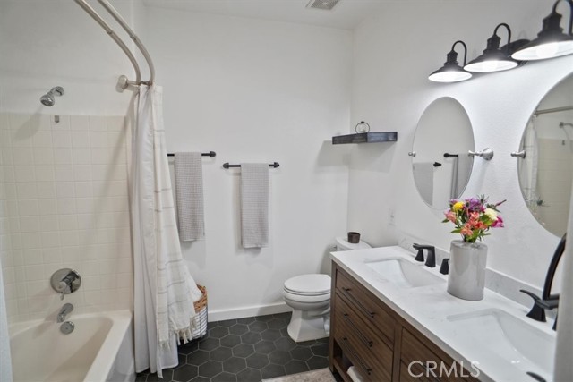 Detail Gallery Image 14 of 22 For 4064 Portola Dr, Palmdale,  CA 93551 - 4 Beds | 2 Baths