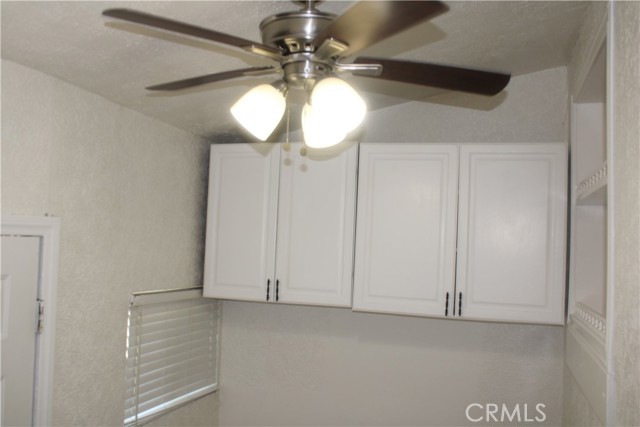 Detail Gallery Image 5 of 6 For 4032 Le Sage, Lynwood,  CA 90262 - 2 Beds | 2 Baths