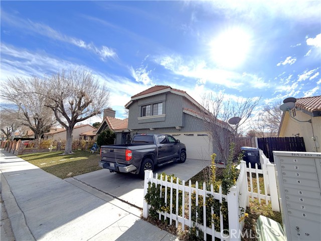 Detail Gallery Image 4 of 46 For 5102 Cantlewood, Palmdale,  CA 93552 - 4 Beds | 3 Baths
