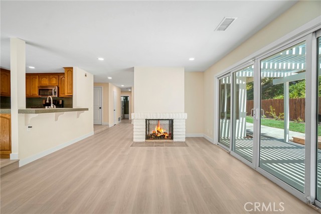 Detail Gallery Image 6 of 23 For 1669 Woodside Dr., Thousand Oaks,  CA 91362 - 3 Beds | 2 Baths