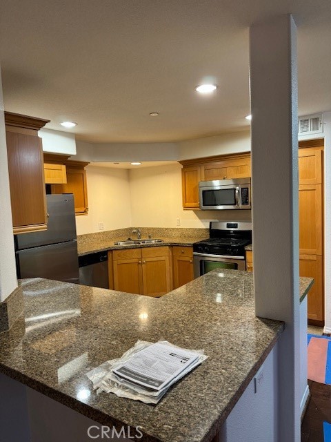 Detail Gallery Image 8 of 37 For 1401 Lomita Blvd #102,  Harbor City,  CA 90710 - 3 Beds | 2 Baths
