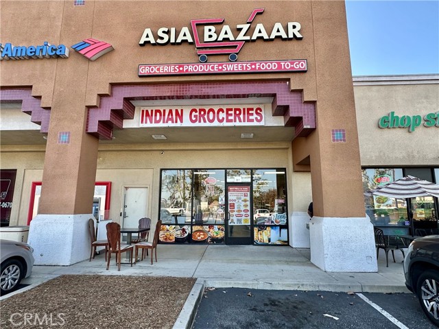 0, Ontario CA: https://media.crmls.org/medias/7b464198-72d4-49a8-81a4-4ffedbfb413e.jpg