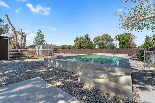 10004 E Avenue S10, Littlerock CA: https://media.crmls.org/medias/7b467640-f58a-486b-995b-4710ba4f3a30.jpg