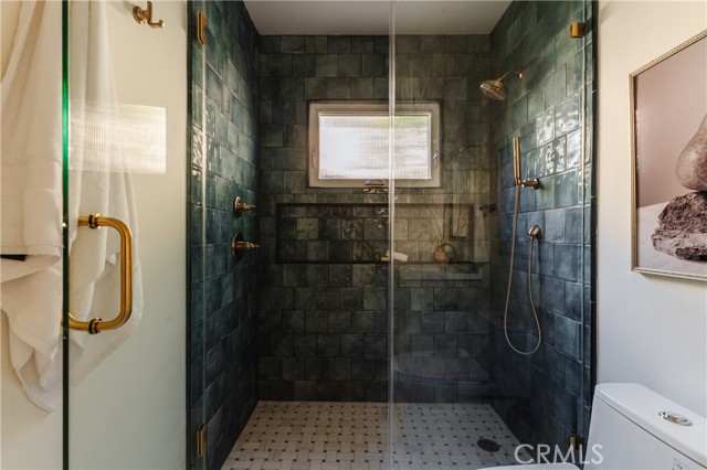 2201 N Hobart Boulevard, Los Angeles CA: https://media.crmls.org/medias/7b46914e-5fed-47e6-a10a-8579a50eda41.jpg