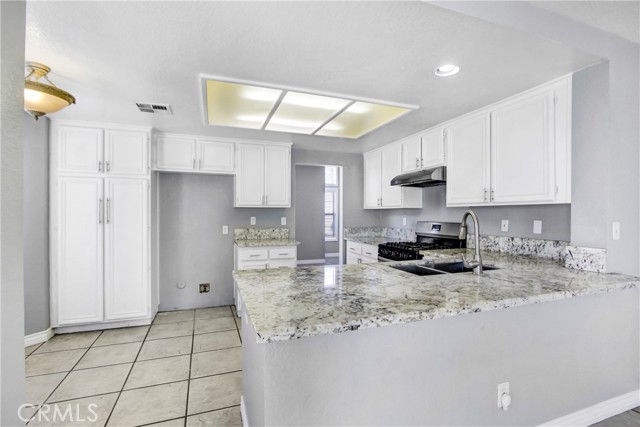 Detail Gallery Image 9 of 28 For 2421 W Calle Celeste Dr, Rialto,  CA 92377 - 5 Beds | 3 Baths