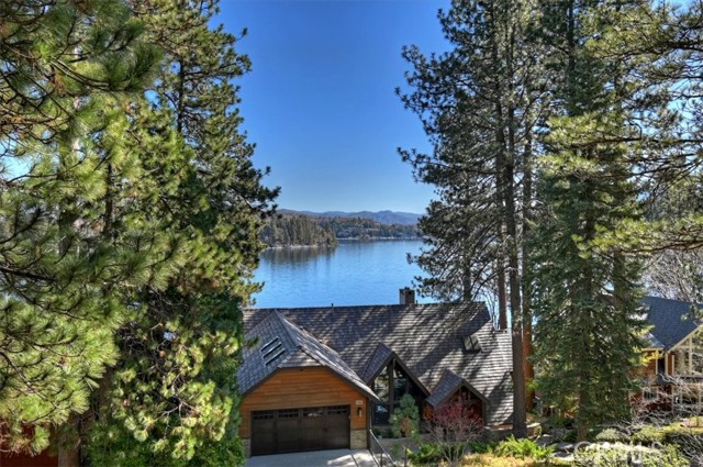Detail Gallery Image 30 of 49 For 28065 Peninsula, Lake Arrowhead,  CA 92352 - 4 Beds | 3/1 Baths