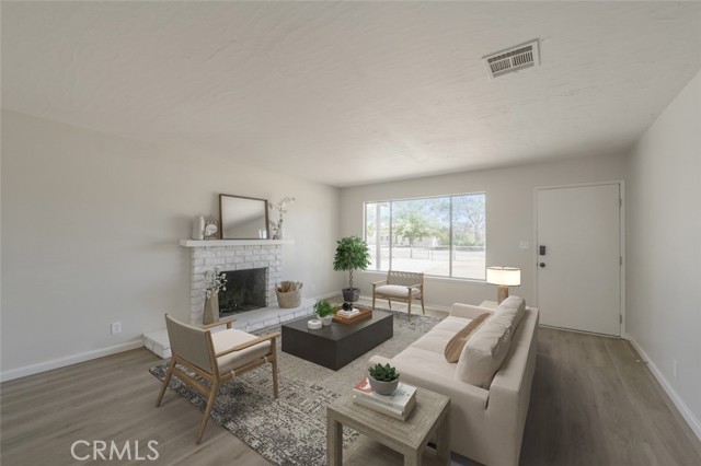 Detail Gallery Image 5 of 18 For 14576 Temecula Rd, Apple Valley,  CA 92307 - 3 Beds | 2 Baths