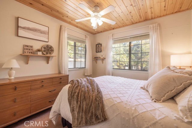 Detail Gallery Image 23 of 31 For 755 Holmes Ln, Sugarloaf,  CA 92386 - 4 Beds | 2/1 Baths