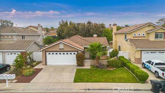 Detail Gallery Image 1 of 40 For 820 Autumn Ln, Corona,  CA 92881 - 3 Beds | 2 Baths