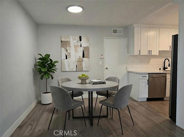 Detail Gallery Image 5 of 25 For 9525 Sylmar Ave #2,  Panorama City,  CA 91402 - 2 Beds | 2 Baths