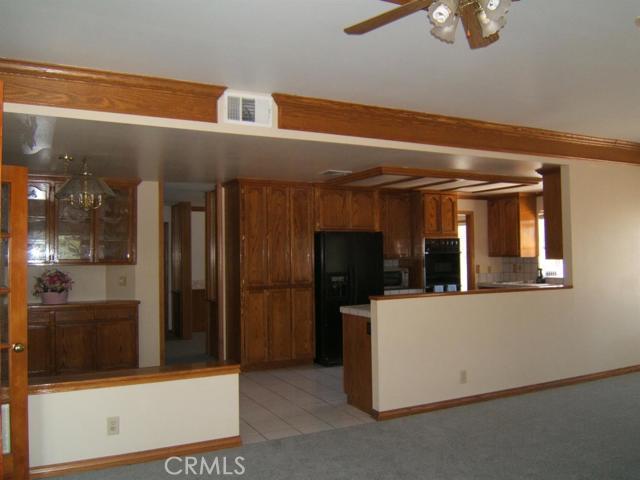 Detail Gallery Image 8 of 31 For 16342 Ridge View Dr, Apple Valley,  CA 92307 - 4 Beds | 2/1 Baths