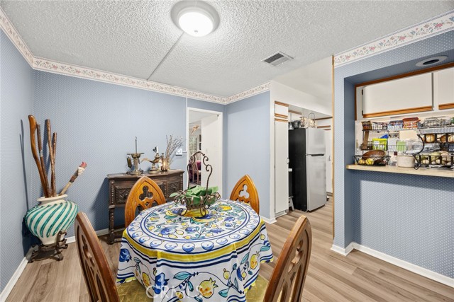 242 N Orange Grove Boulevard, Pasadena CA: https://media.crmls.org/medias/7b4b07af-6ec5-4e11-9e23-547fb93dde93.jpg