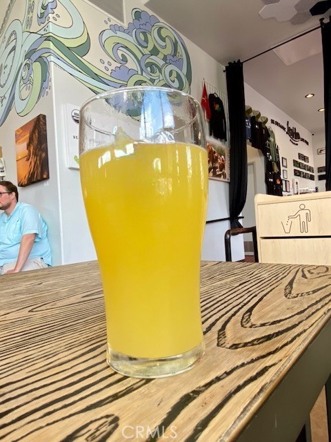 585 E Thompson Boulevard, Ventura CA: https://media.crmls.org/medias/7b4b1f8c-bd8b-493e-8e3b-3cd53dcee163.jpg