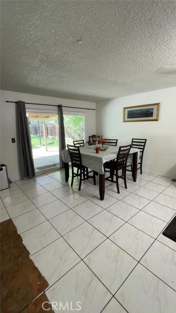 12201 Zinnia Street, Moreno Valley CA: https://media.crmls.org/medias/7b4bc5a4-0bab-469b-99fc-f4eeb3cafc64.jpg