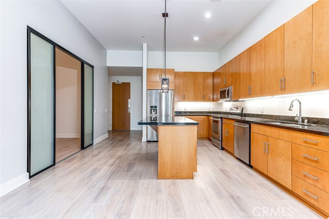 Detail Gallery Image 5 of 15 For 3223 W 6th St #306,  Los Angeles,  CA 90020 - 2 Beds | 2 Baths