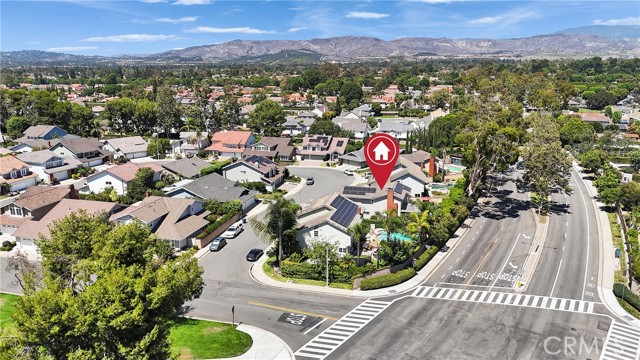 4 E Trenton, Irvine CA: https://media.crmls.org/medias/7b4c3dd2-2012-420e-b747-0bc5e479a456.jpg