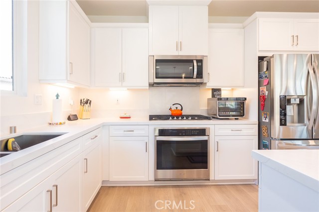 Detail Gallery Image 11 of 38 For 30912 Marbella, Highland,  CA 92346 - 5 Beds | 4 Baths