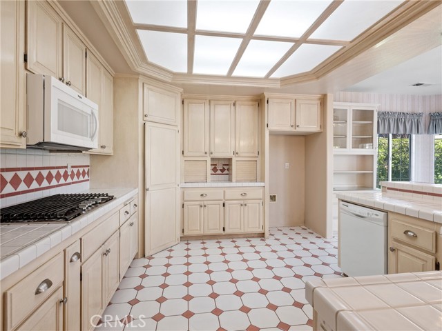 12665 Spring Valley, Victorville CA: https://media.crmls.org/medias/7b4d74c7-03aa-4502-907e-911c4415867d.jpg