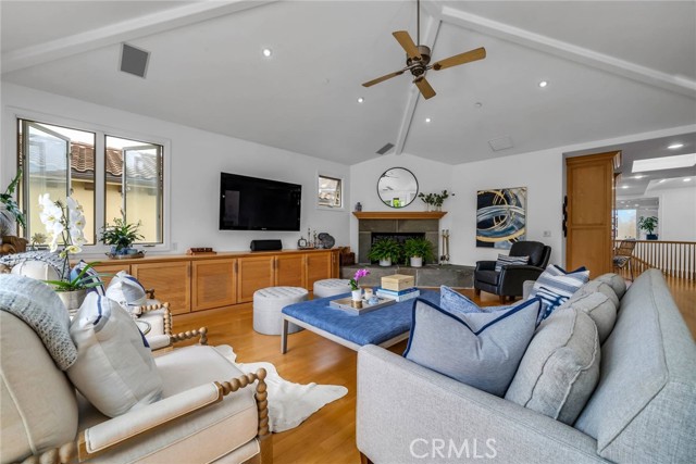 705 Juanita Avenue, Redondo Beach, California 90277, 5 Bedrooms Bedrooms, ,2 BathroomsBathrooms,Residential,Sold,Juanita,SB22157275