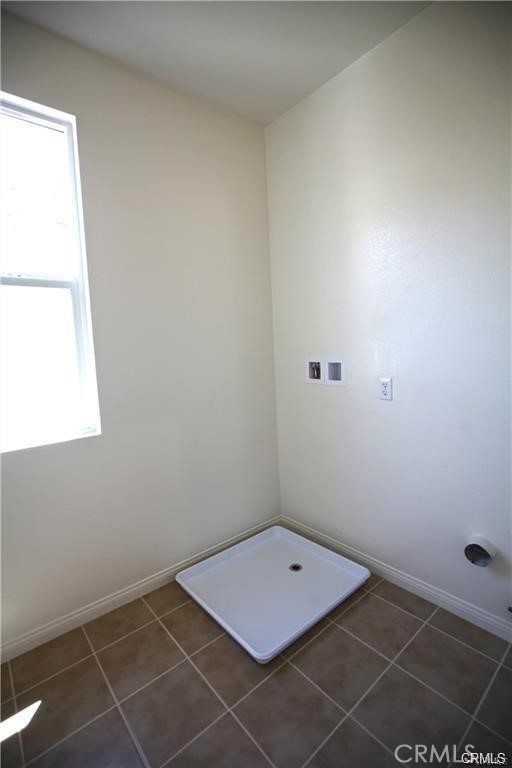 Detail Gallery Image 12 of 18 For 710 Banyan Way, Pomona,  CA 91767 - 3 Beds | 3 Baths