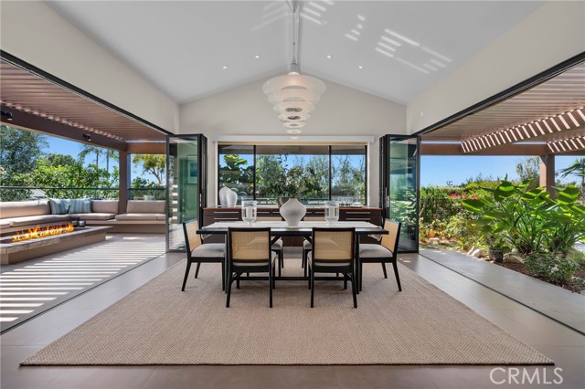 1 Crestwind Drive, Rancho Palos Verdes CA: https://media.crmls.org/medias/7b4defb4-6d0b-4b1d-b891-d01df91c2049.jpg