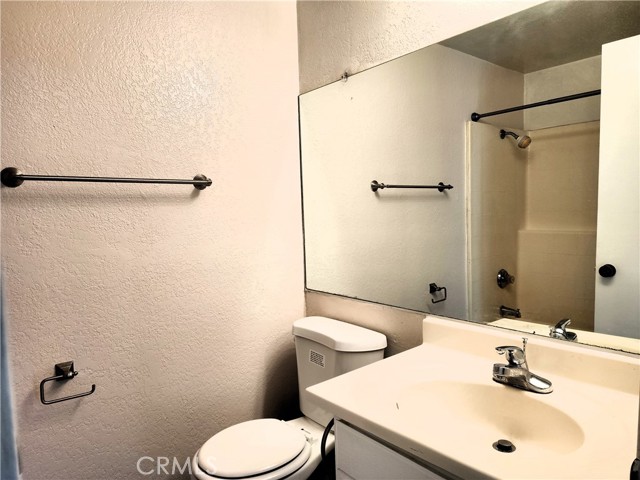 Detail Gallery Image 17 of 24 For 22725 Lakeway Dr #389,  Diamond Bar,  CA 91765 - 2 Beds | 2 Baths