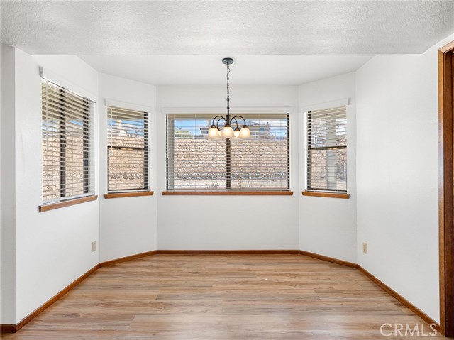 Detail Gallery Image 11 of 35 For 12635 Sorrel Dr, Apple Valley,  CA 92308 - 3 Beds | 3 Baths