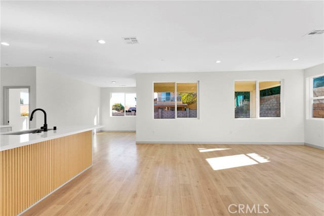 Detail Gallery Image 6 of 34 For 17795 Vista Point Dr, Victorville,  CA 92395 - 4 Beds | 3 Baths