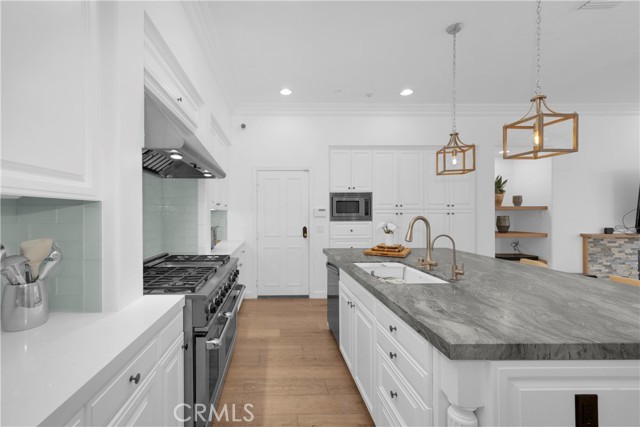 Detail Gallery Image 27 of 61 For 21331 Balerma Ln, Huntington Beach,  CA 92648 - 4 Beds | 3/1 Baths