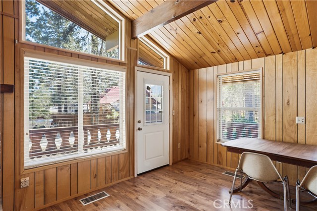 Detail Gallery Image 7 of 32 For 6230 Penguin, Wrightwood,  CA 92397 - 1 Beds | 1 Baths