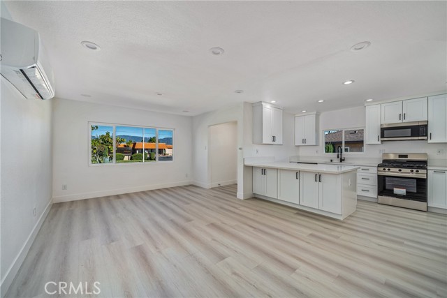 Detail Gallery Image 4 of 33 For 2757 W Rialto, Rialto,  CA 92376 - 4 Beds | 3 Baths