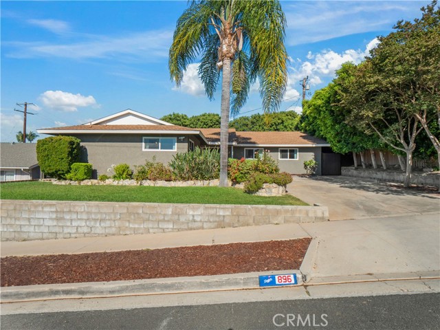 896 Moffatt Circle, Simi Valley CA: https://media.crmls.org/medias/7b51d8ba-5250-44a6-85c4-8c6c1f9ee3b9.jpg