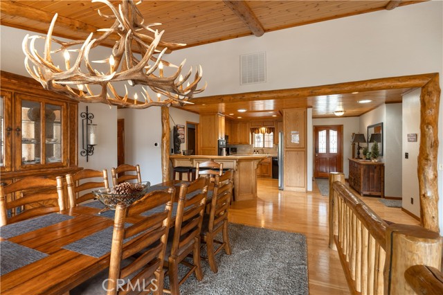 42690 Edgehill Place, Big Bear Lake CA: https://media.crmls.org/medias/7b520aa5-673f-41b1-9d67-265d69f7bed8.jpg
