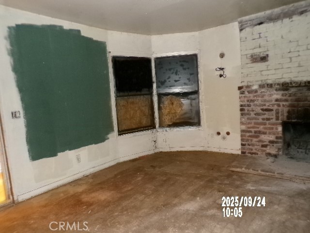 https://media.crmls.org/medias/7b527126-c1d9-4ab0-ab3e-61efb124ab2e.jpg?preset=X-Large