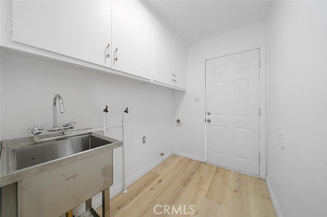 Detail Gallery Image 14 of 33 For 401 S Basque, Fullerton,  CA 92833 - 4 Beds | 2 Baths